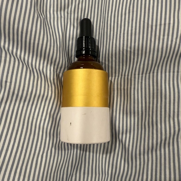 MONPURE HYDRATE AND
SOOTHE SCALP SERUM - Picture 5 of 11